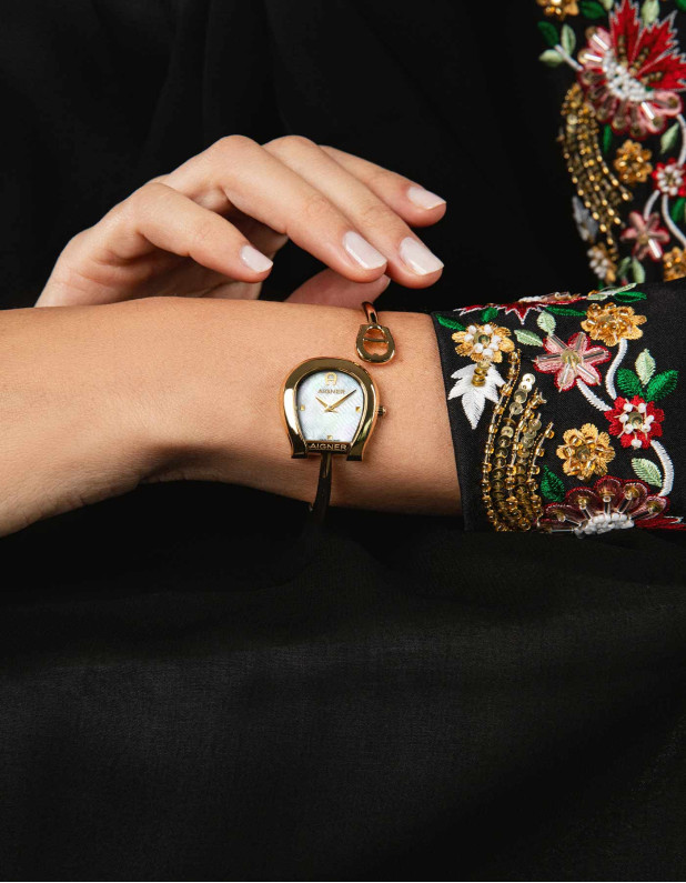 AIGNER Flora S Ladies Bangle Watch